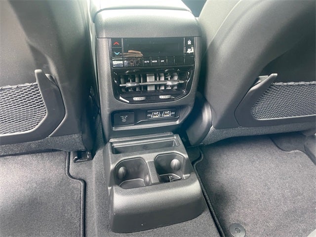 2025 Jeep Grand Cherokee GRAND CHEROKEE L LAREDO 4X2