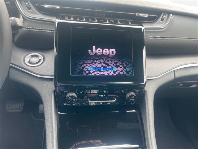 2025 Jeep Grand Cherokee GRAND CHEROKEE L LAREDO 4X2