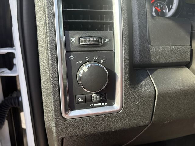 2024 RAM 1500 Classic Warlock Crew Cab 4x4 5'7' Box