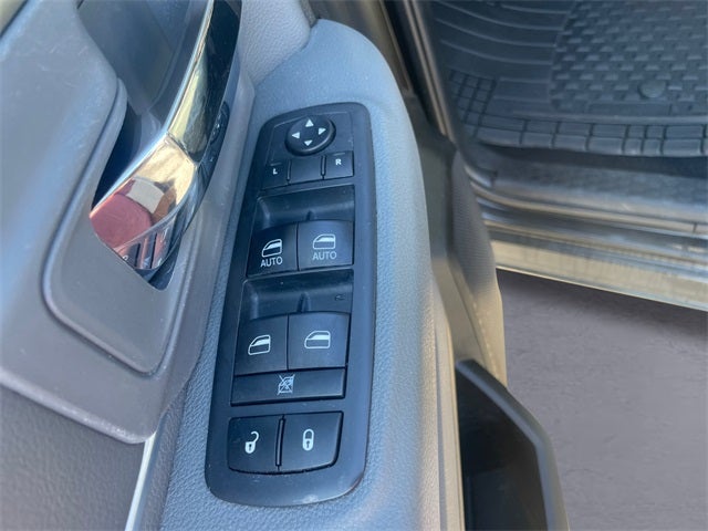 2019 RAM 1500 Classic SLT Crew Cab 4x4 6'4' Box