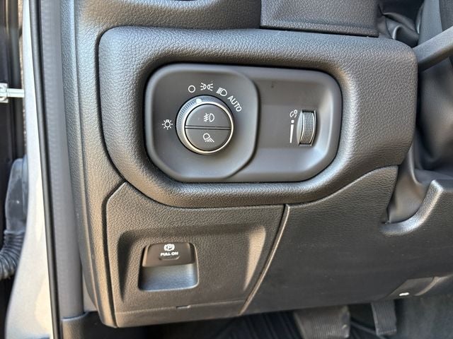 2024 RAM 1500 Big Horn Crew Cab 4x4 5'7' Box