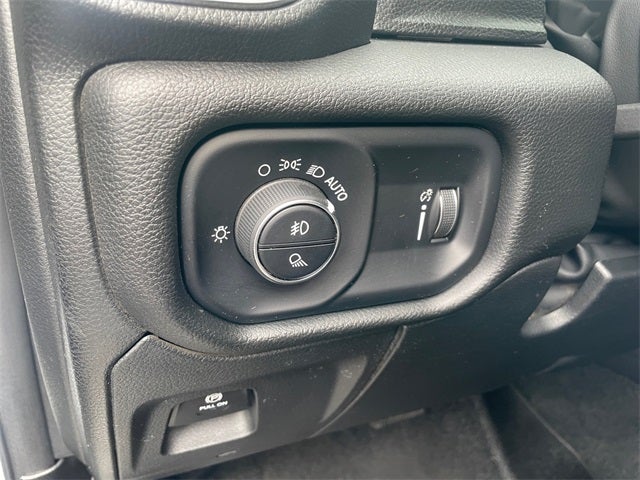 2024 RAM 1500 Big Horn Crew Cab 4x4 5'7' Box