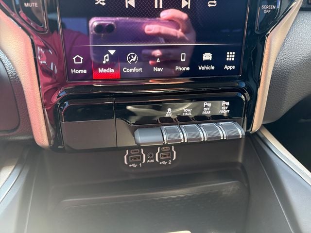 2022 RAM 1500 Laramie Crew Cab 4x4 5'7' Box