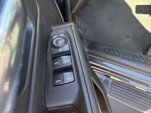 2021 Chevrolet Silverado 1500 2WD Double Cab Standard Bed Custom