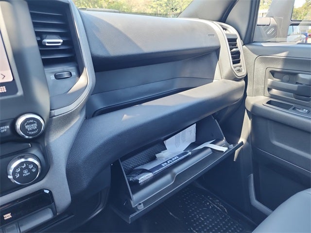 2024 RAM 3500 Tradesman Crew Cab 4x4 8' Box