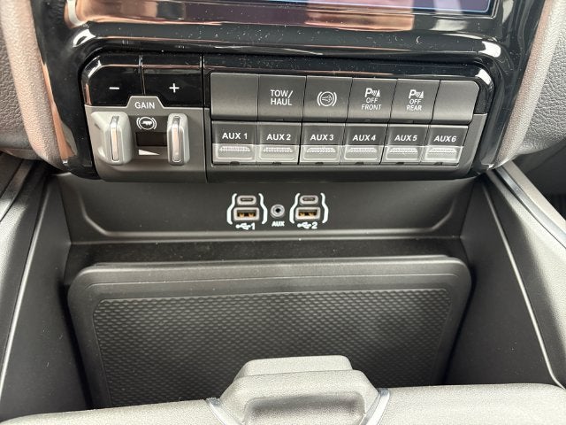 2027 RAM Ram 3500 RAM 3500 BIG HORN CREW CAB 4X4 8' BOX