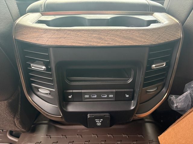 2026 RAM 3500 RAM 3500 LIMITED LONGHORN CREW CAB 4X4 8' BOX