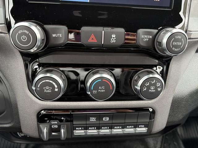 2026 RAM Ram 3500 Chassis Cab RAM 3500 TRADESMAN CHASSIS REGULAR CAB 4X4 84' CA