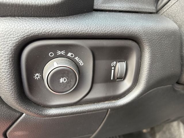 2026 RAM 3500 Chassis Tradesman/Big Horn