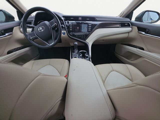 2020 Toyota Camry Hybrid XLE