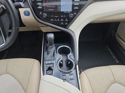 2020 Toyota Camry Hybrid XLE