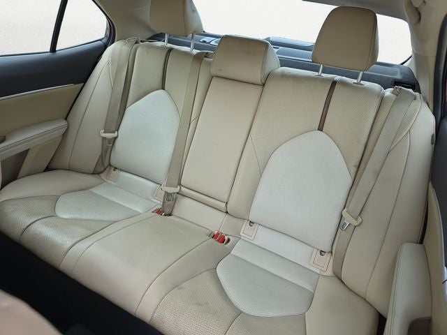 2020 Toyota Camry Hybrid XLE