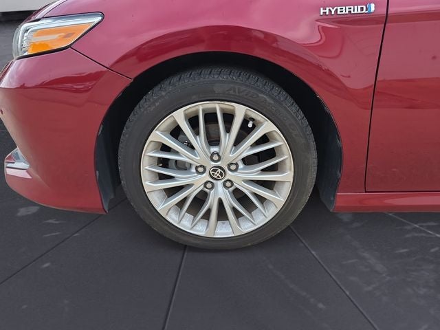 2020 Toyota Camry Hybrid XLE