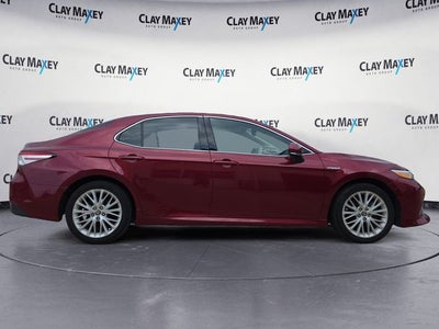 2020 Toyota Camry Hybrid XLE