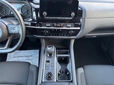 2025 Nissan Pathfinder SV