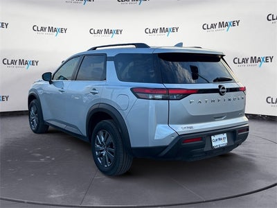 2025 Nissan Pathfinder SV