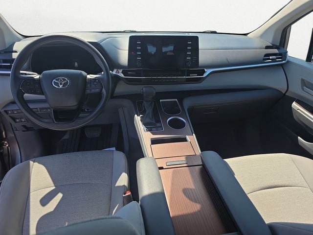 2024 Toyota Sienna LE 8 Passenger