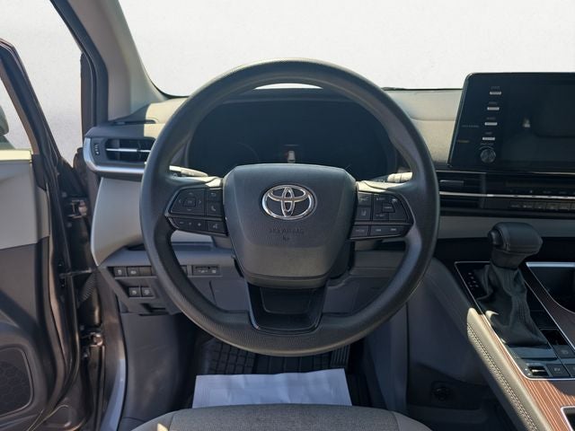 2024 Toyota Sienna LE 8 Passenger