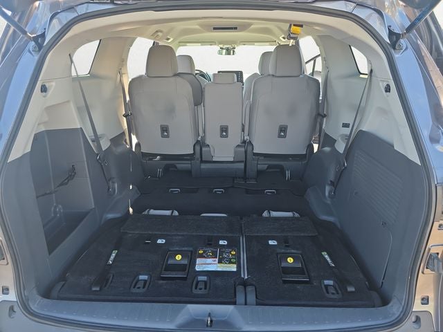 2024 Toyota Sienna LE 8 Passenger