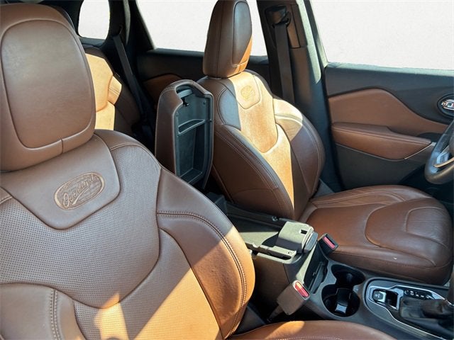 2019 Jeep Cherokee Overland