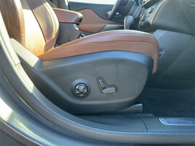 2019 Jeep Cherokee Overland