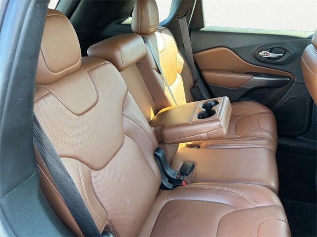 2019 Jeep Cherokee Overland