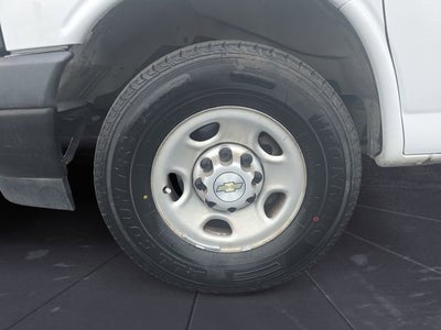 2023 Chevrolet Express Passenger 3500 1LS
