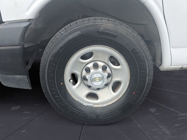 2023 Chevrolet Express Passenger 3500 1LS