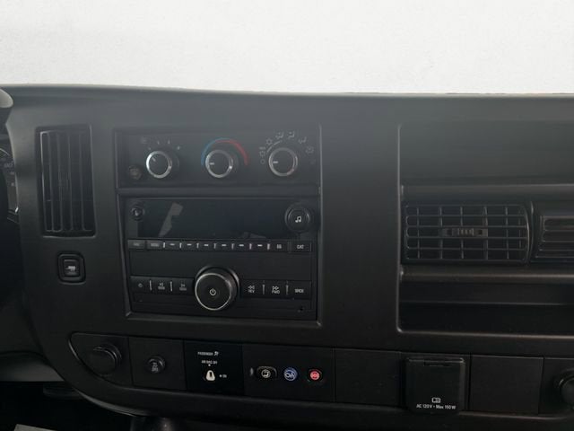 2023 Chevrolet Express Passenger 3500 1LS