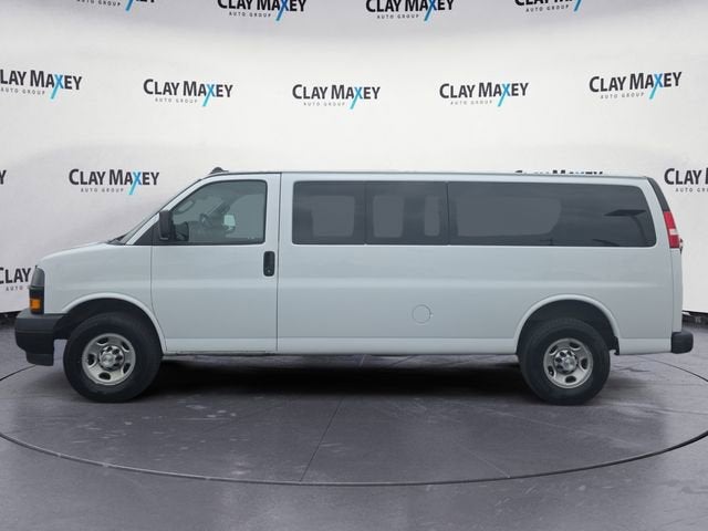 2023 Chevrolet Express Passenger 3500 1LS