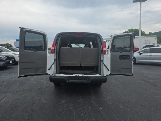 2023 Chevrolet Express Passenger 3500 1LS