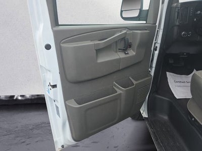 2023 Chevrolet Express Passenger 3500 1LS