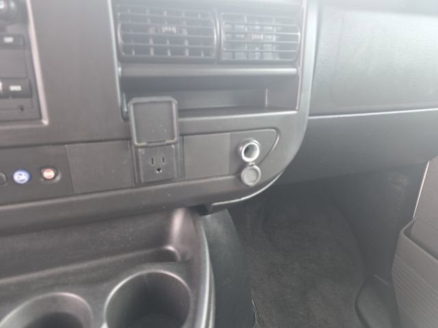 2023 Chevrolet Express Passenger 3500 1LS