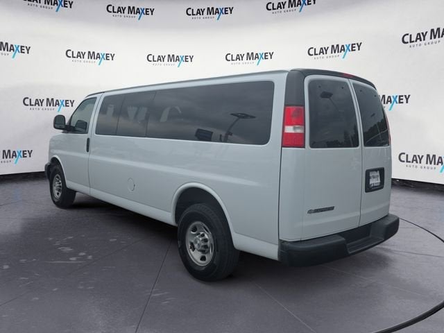 2023 Chevrolet Express Passenger 3500 1LS