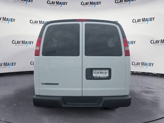 2023 Chevrolet Express Passenger 3500 1LS