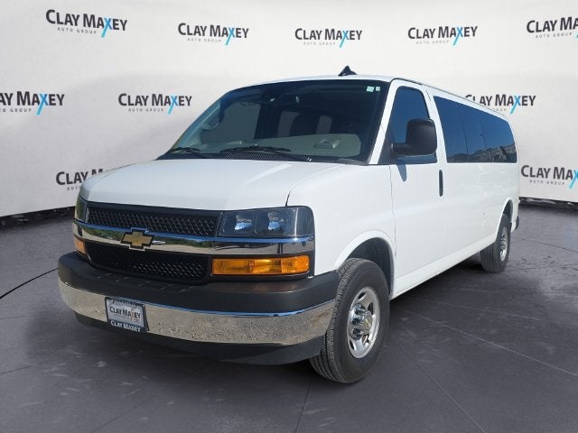 2024 Chevrolet Express Passenger 3500 1LT