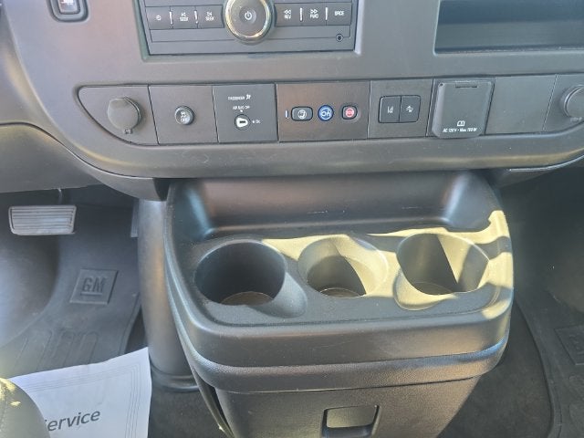 2024 Chevrolet Express Passenger 3500 1LT