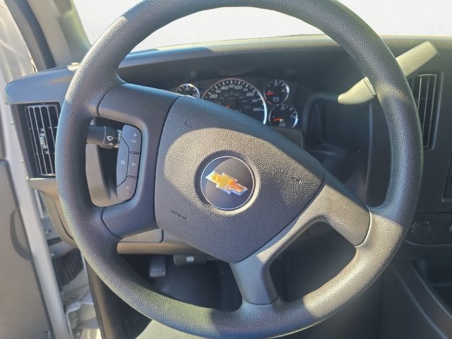 2024 Chevrolet Express Passenger 3500 1LT