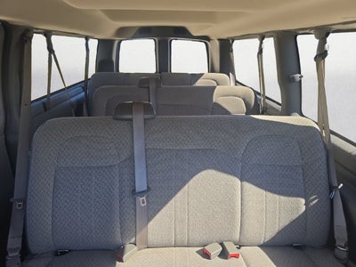 2024 Chevrolet Express Passenger 3500 1LT