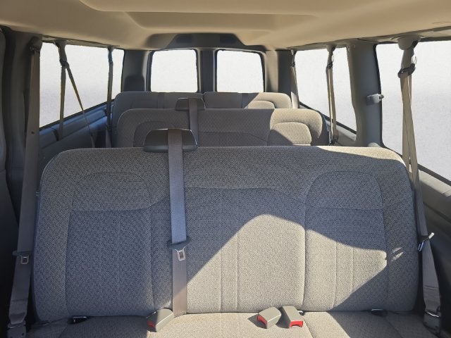 2024 Chevrolet Express Passenger 3500 1LT