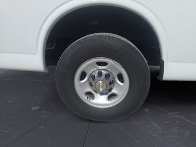 2024 Chevrolet Express Passenger 3500 1LT