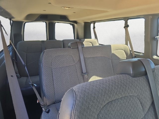 2024 Chevrolet Express Passenger 3500 1LT