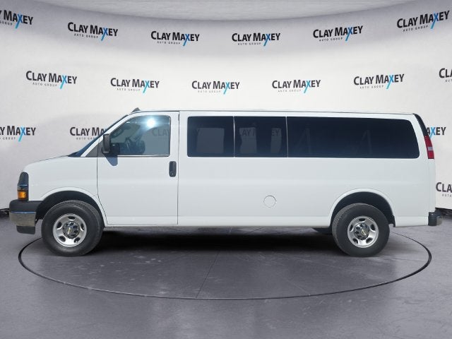 2024 Chevrolet Express Passenger 3500 1LT