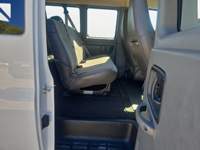 2024 Chevrolet Express Passenger 3500 1LT