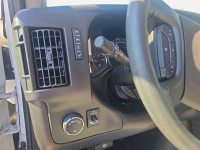 2024 Chevrolet Express Passenger 3500 1LT