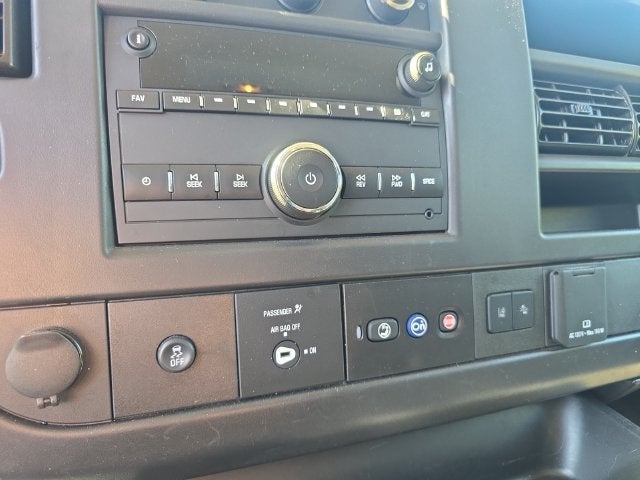 2024 Chevrolet Express Passenger 3500 1LT