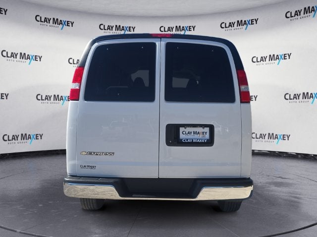 2024 Chevrolet Express Passenger 3500 1LT