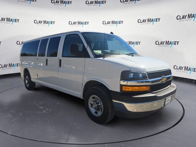 2024 Chevrolet Express Passenger 3500 1LT