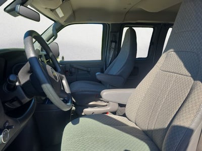 2024 Chevrolet Express Passenger 3500 1LT