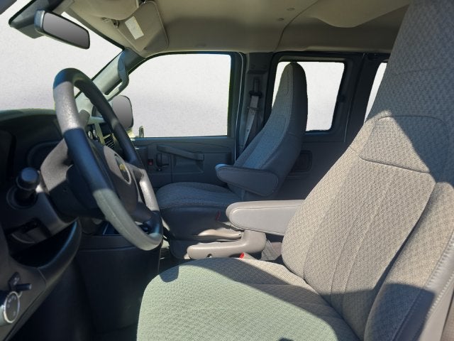 2024 Chevrolet Express Passenger 3500 1LT